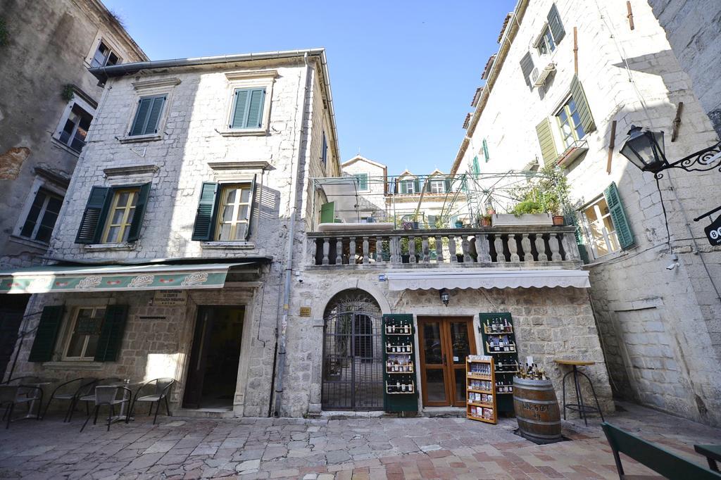 Palazzo Max And Alex Apartments Kotor Bagian luar foto